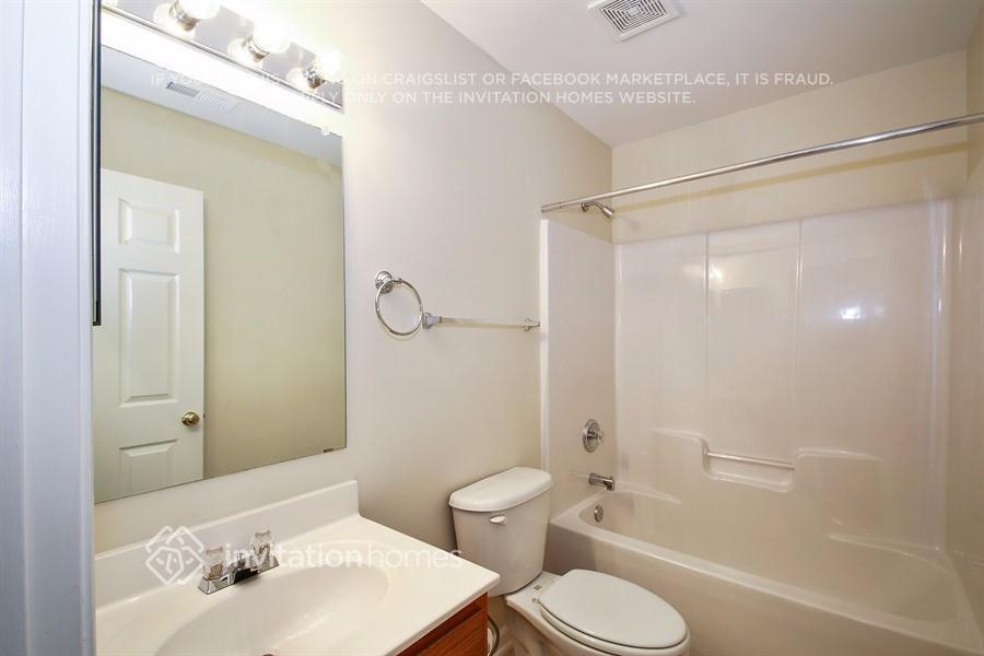 Building Photo - 1002 Bridleside Dr