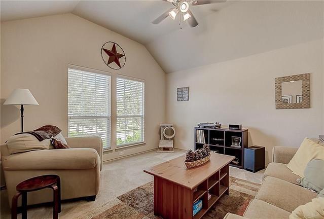 Building Photo - 5009 Holliday Dr