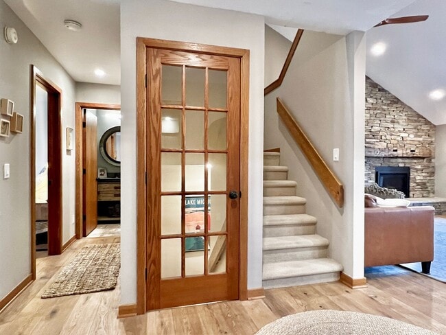 Building Photo - Sophisticated Condo Retreat on Old Mission Peninsula