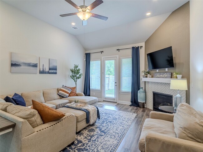 Building Photo - 10923 Texas Rose Dr