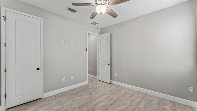 Building Photo - 6265 Dolostone Dr