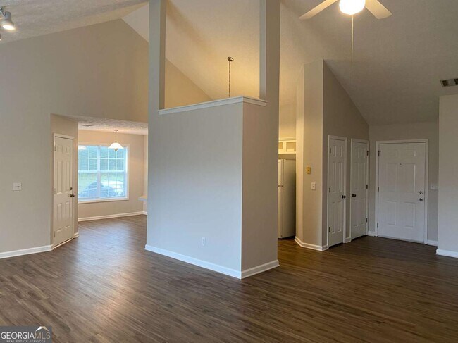 Building Photo - 4343 Grey Park Dr NE