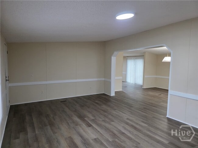 Building Photo - 311 Mockingbird Dr
