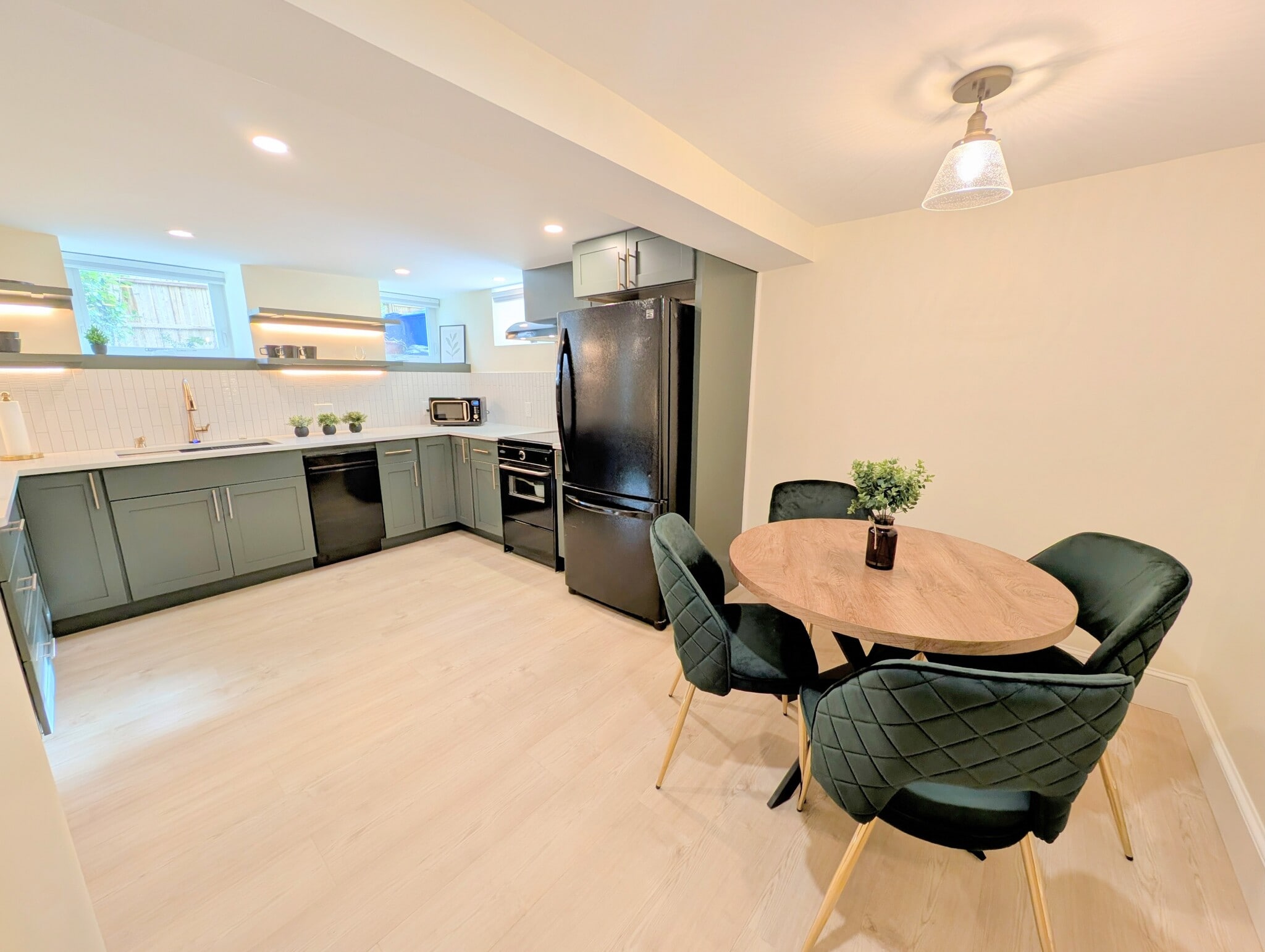 Building Photo - 41 Melville Ave