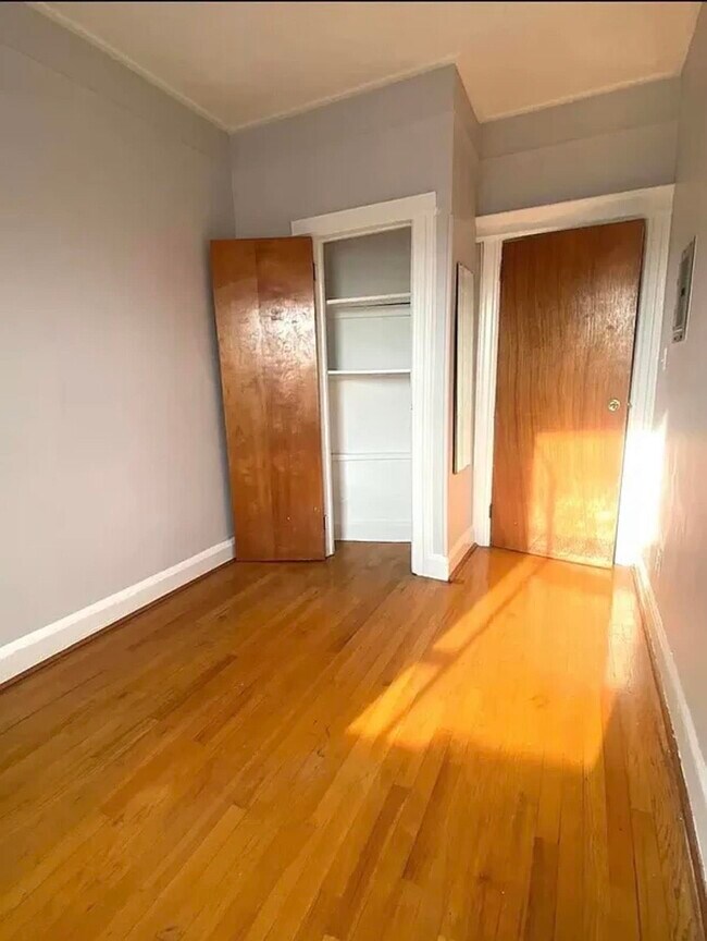 Building Photo - 52 Broadway