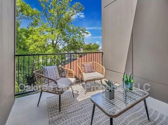 Building Photo - 456 Parkway Dr NE