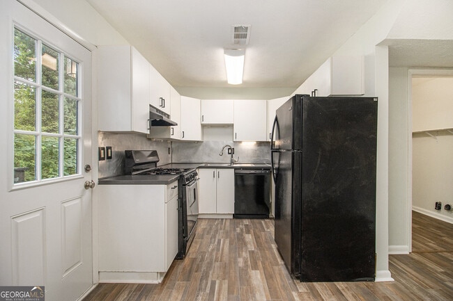 Building Photo - 3237 Highpoint Ct