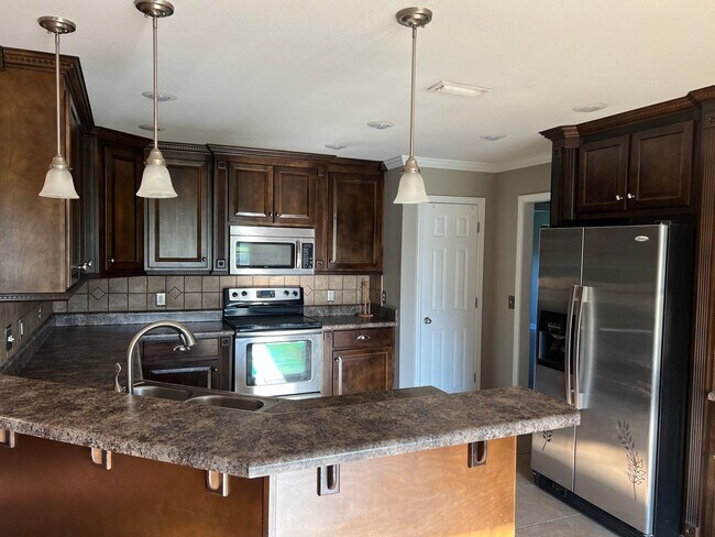 Building Photo - 401 Homestead Way