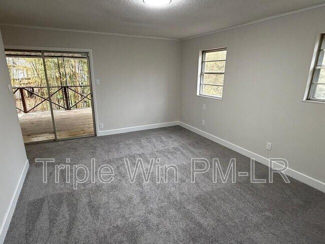 Building Photo - 8010 Westwood Ave