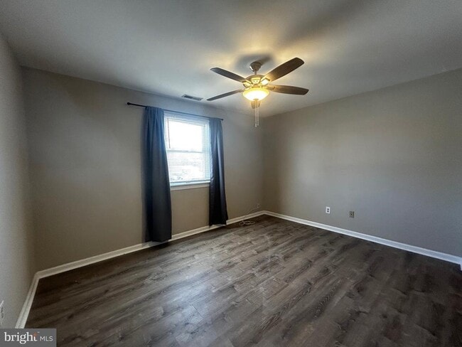 Building Photo - 480 E Main St