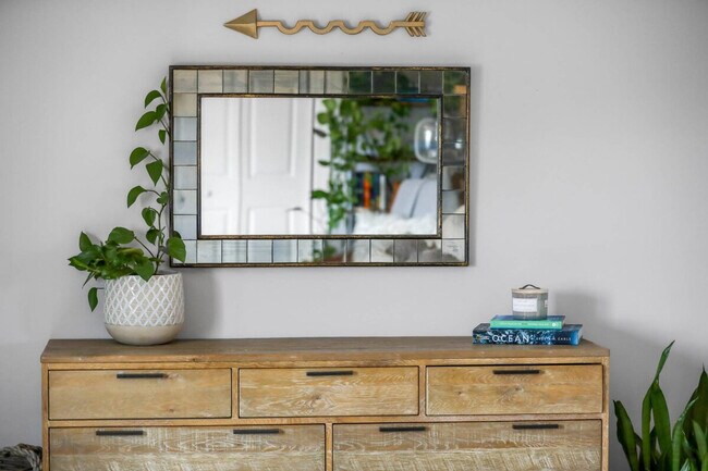 Building Photo - 32 Basin St