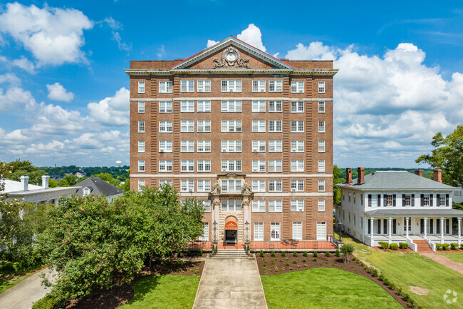 Primary Photo - Massee Apartments