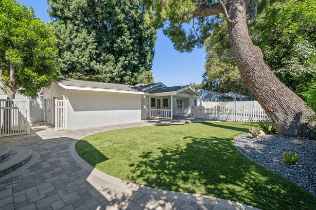 Building Photo - 15473 Lemay St