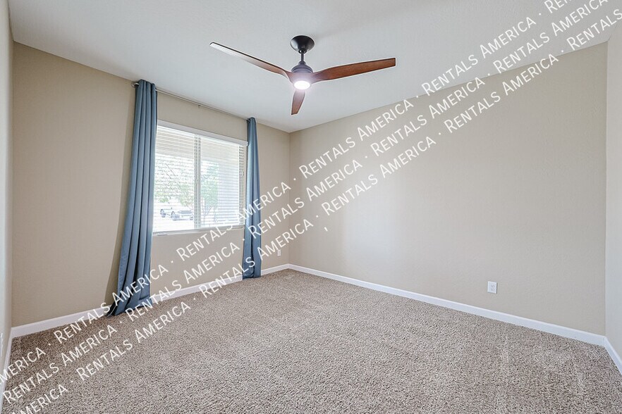 Building Photo - 13607 W Briles Rd