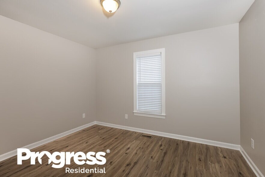 Building Photo - 608 Flicker Ct