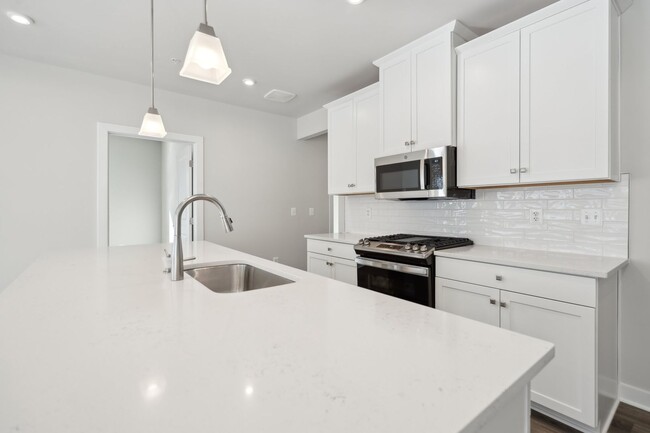 Building Photo - Brand New 2-Bed, 2-Bath Condo in Prime Ste...