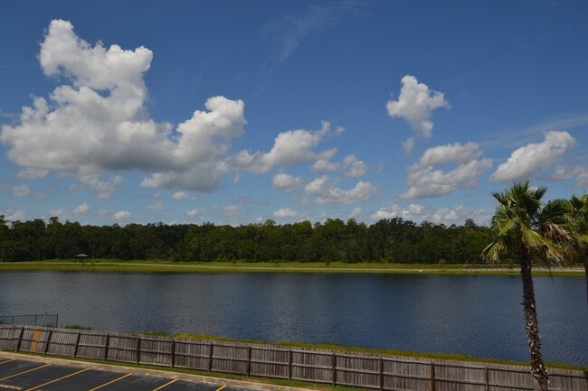 Building Photo - 1/1 Condo in Villas Del Sol ~ Gated Comm w/ Resort-Style Amenities!