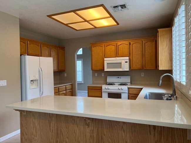 Building Photo - Beautiful 4 Bedroom 3 Bathroom in Folsom