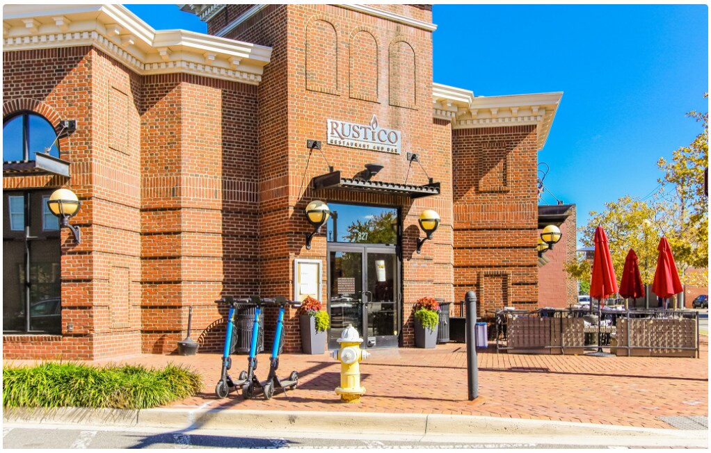 Building Photo - 1628 W Abingdon Dr