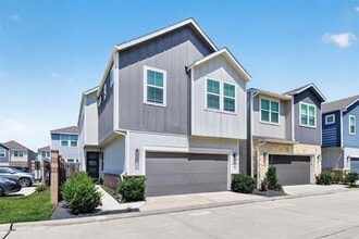 Building Photo - 3103 Little Gem Ln