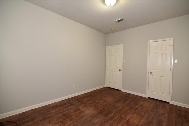 Building Photo - 6807 Turtlewood Dr