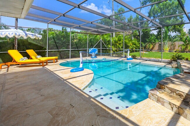 Building Photo - 1319 Saddle Ct