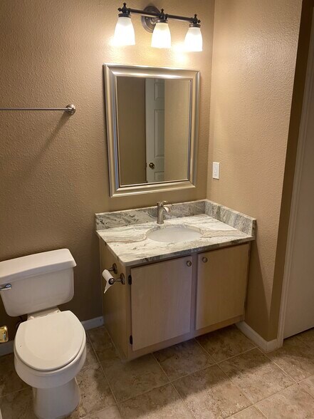 Building Photo - 1655 The Greens Way