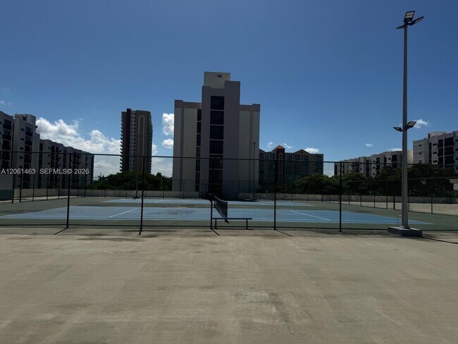 Building Photo - 17011 N Bay Rd