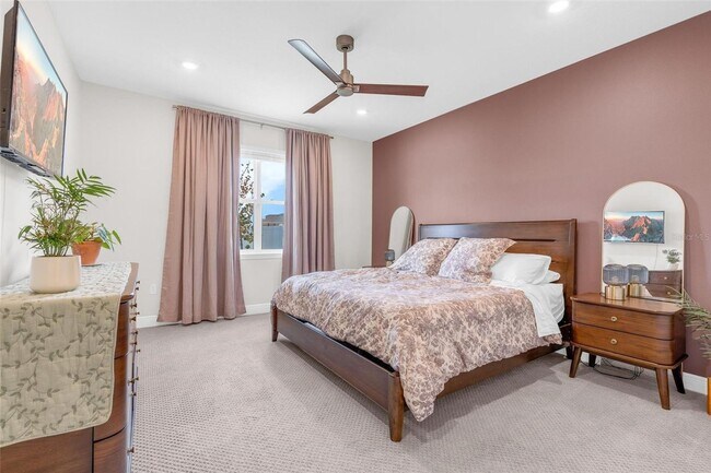 Building Photo - 2019 Sunshine Peak Dr
