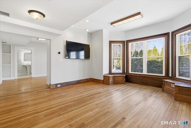 Building Photo - 2750 Whitney Ave