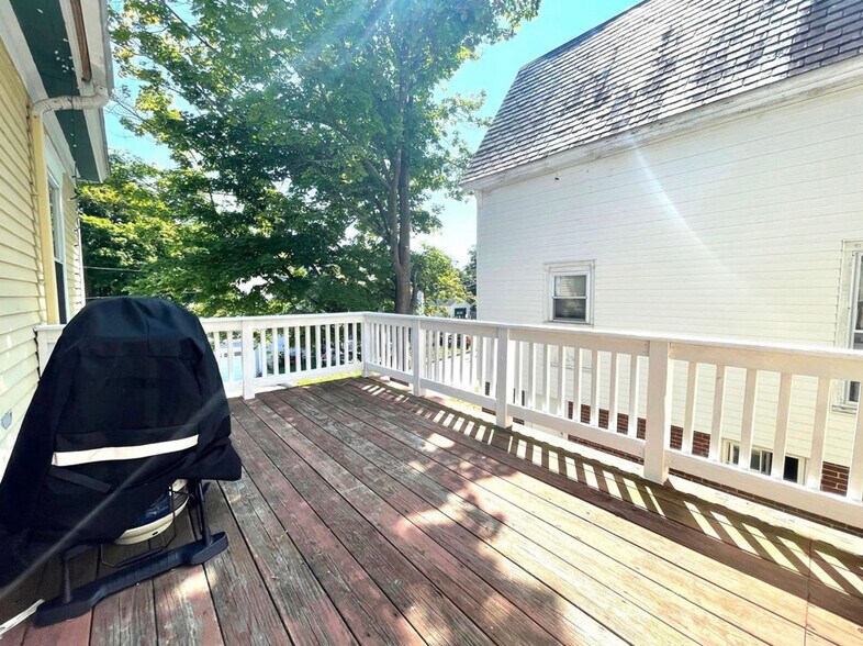 Building Photo - 51 Jackson St