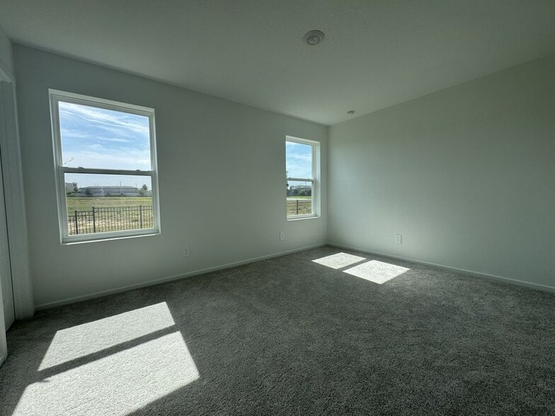 Building Photo - 830 Lynx St