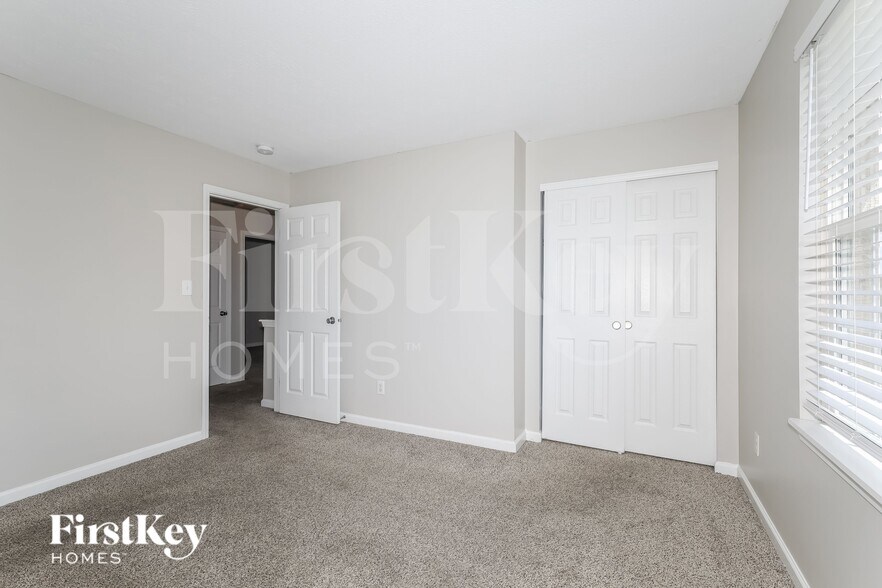 Building Photo - 6250 Kentstone Dr