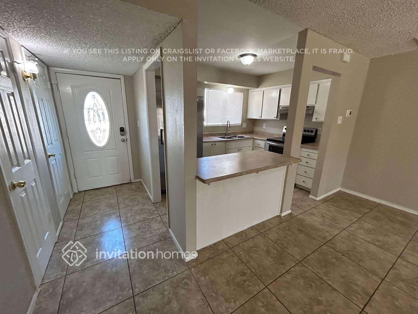 Building Photo - 8527 W Vale Dr