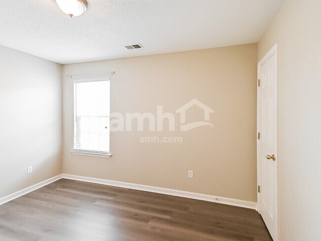 Building Photo - 7323 Red Maple Dr