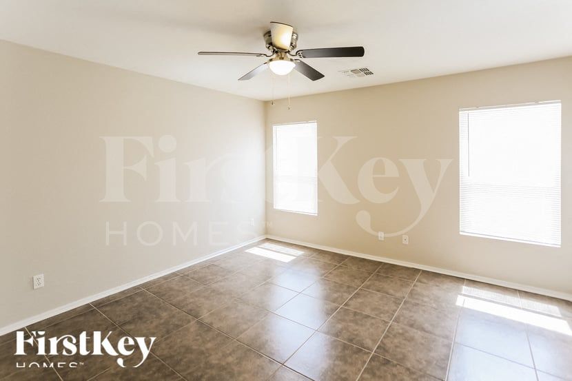 Building Photo - 1023 S 226th Dr