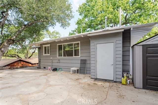 Building Photo - 5888 Oak Knolls Rd