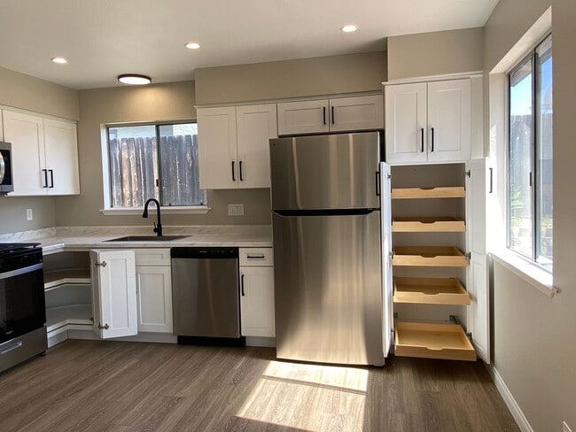 Building Photo - Remodeled 3 Bedroom Home in Oceanside!