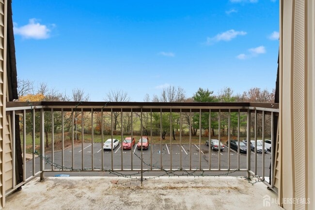 Building Photo - 1610 Green Hollow Dr