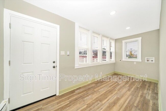 Building Photo - 25 Wayside Ave