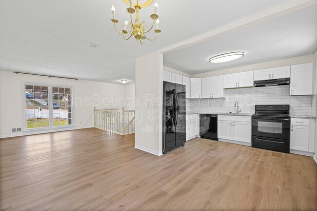 Building Photo - 4410 Carrollwood Dr