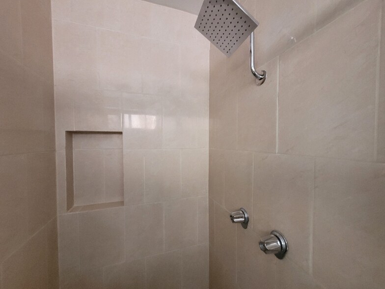 Building Photo - 1410 Venice Blvd.