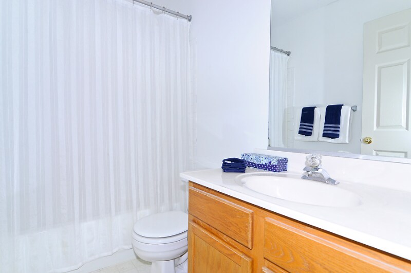 Building Photo - 2446 Golders Green Ct