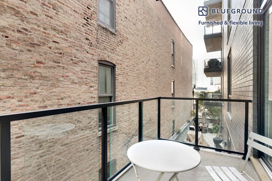 Building Photo - 812 W Adams St