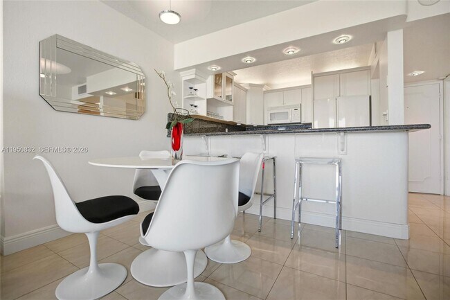 Building Photo - 465 Ocean Dr