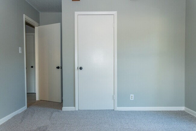 Building Photo - 3 Bed 1.5 Bath