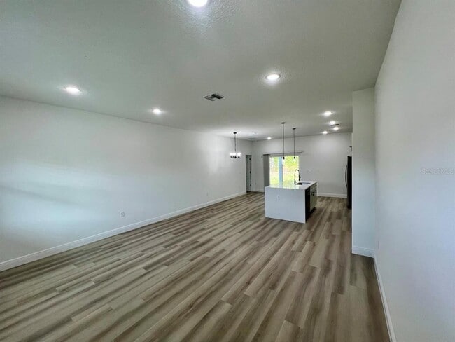 Building Photo - 8114 N Maltese Dr