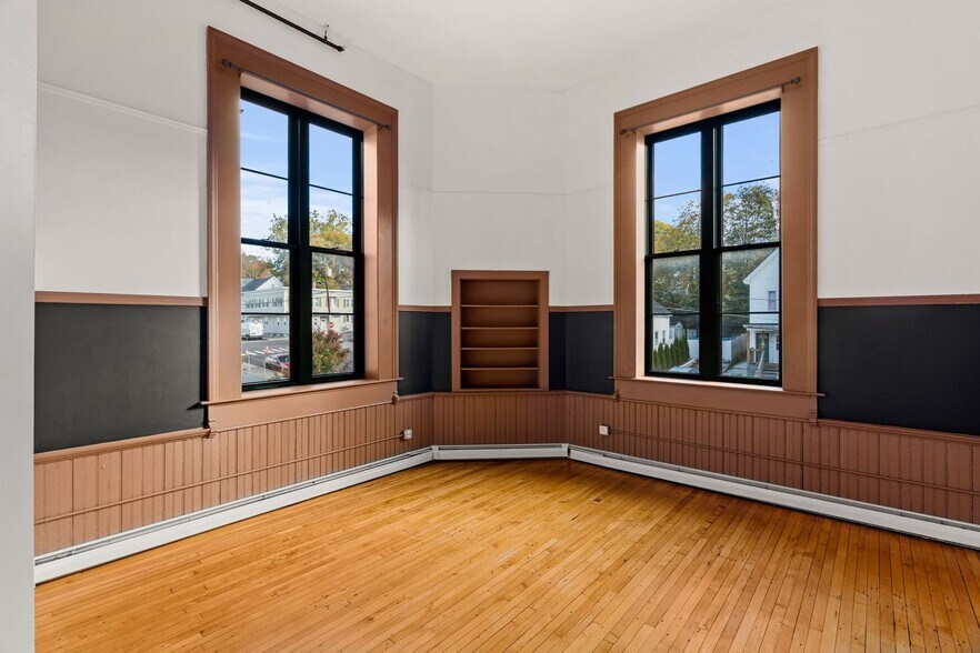 Interior Photo - The Varnum