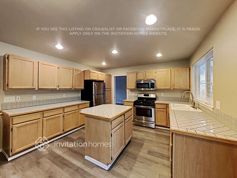 Building Photo - 12408 Crystal Pl NE