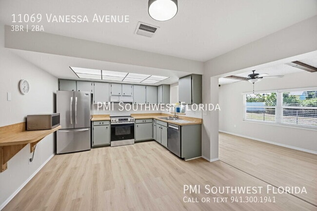 Building Photo - 11069 Vanessa Ave